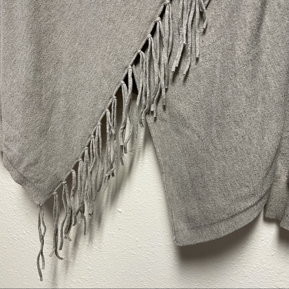 Tea n Rose Asymmetrical Short Cardigan - Picture 9 of 16